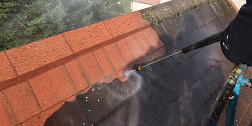 Démoussage et nettoyage de toiture à Thionville (57100) en Moselle (57)